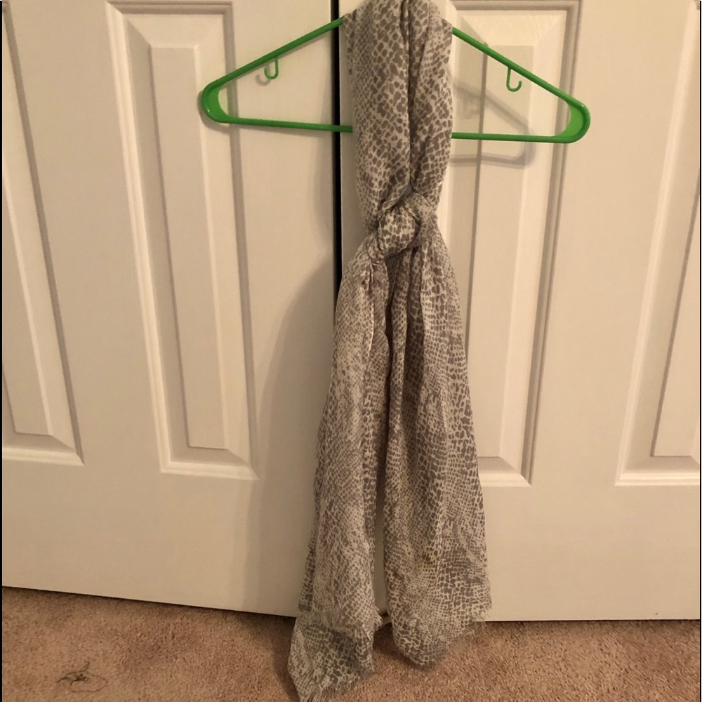 🧣Calvin Klein Scarf 🧣